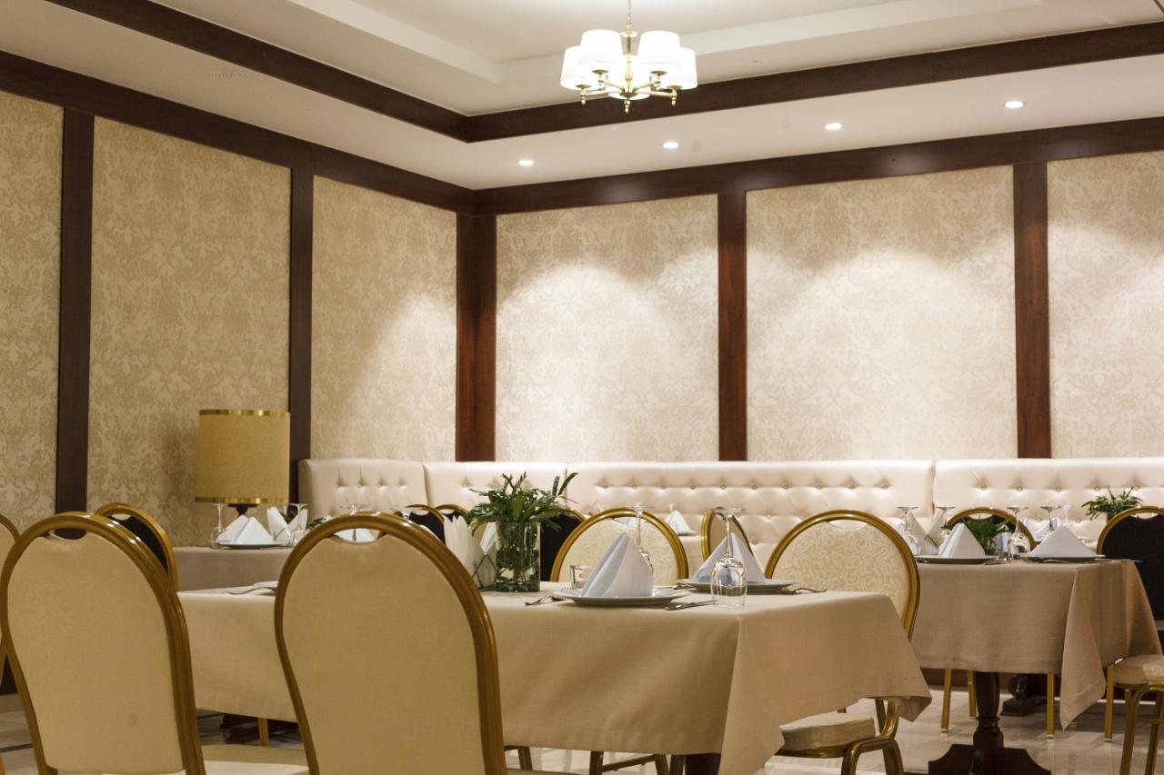 Colinele Aurii Cimislia Hotel Ngoại thất bức ảnh