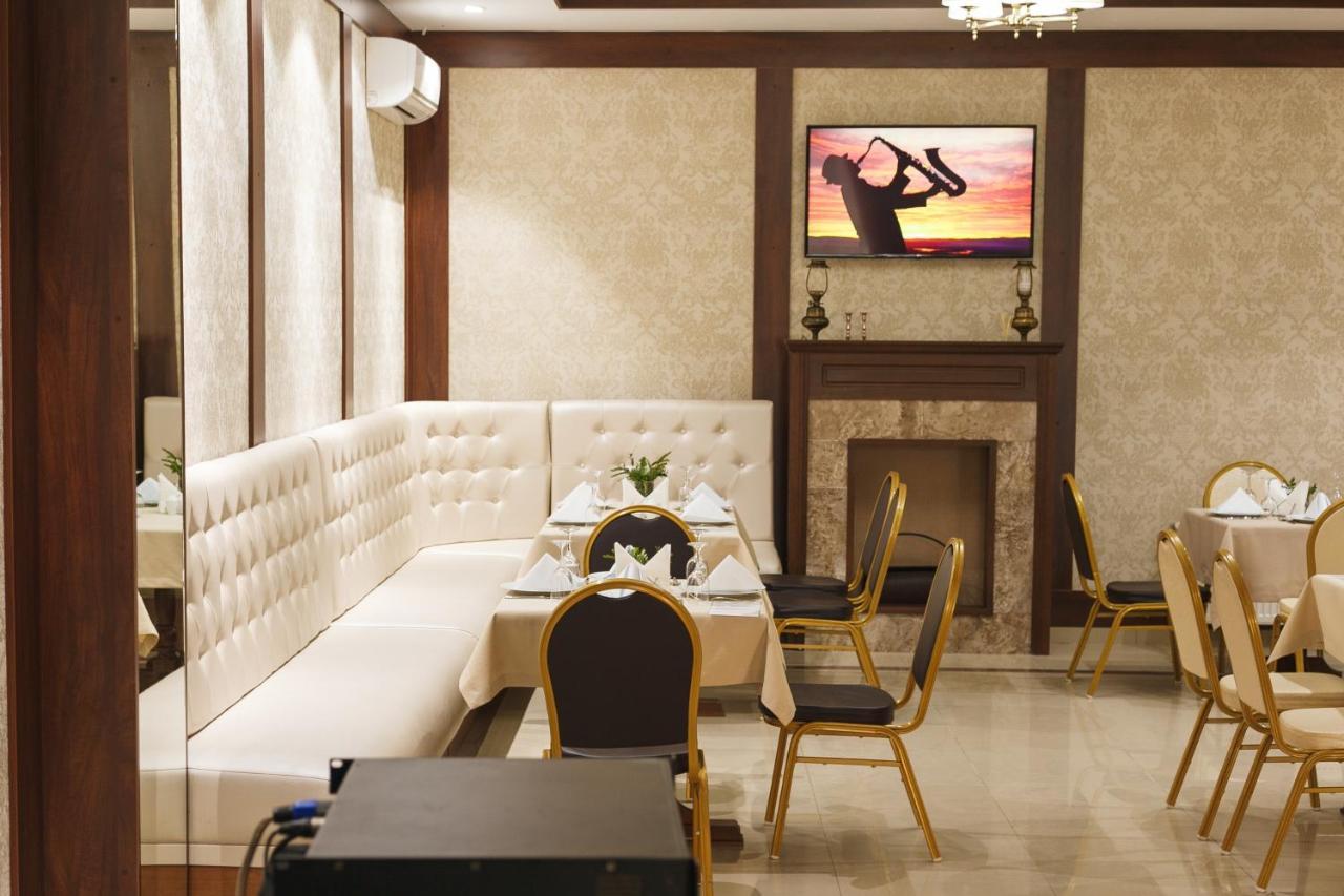 Colinele Aurii Cimislia Hotel Ngoại thất bức ảnh
