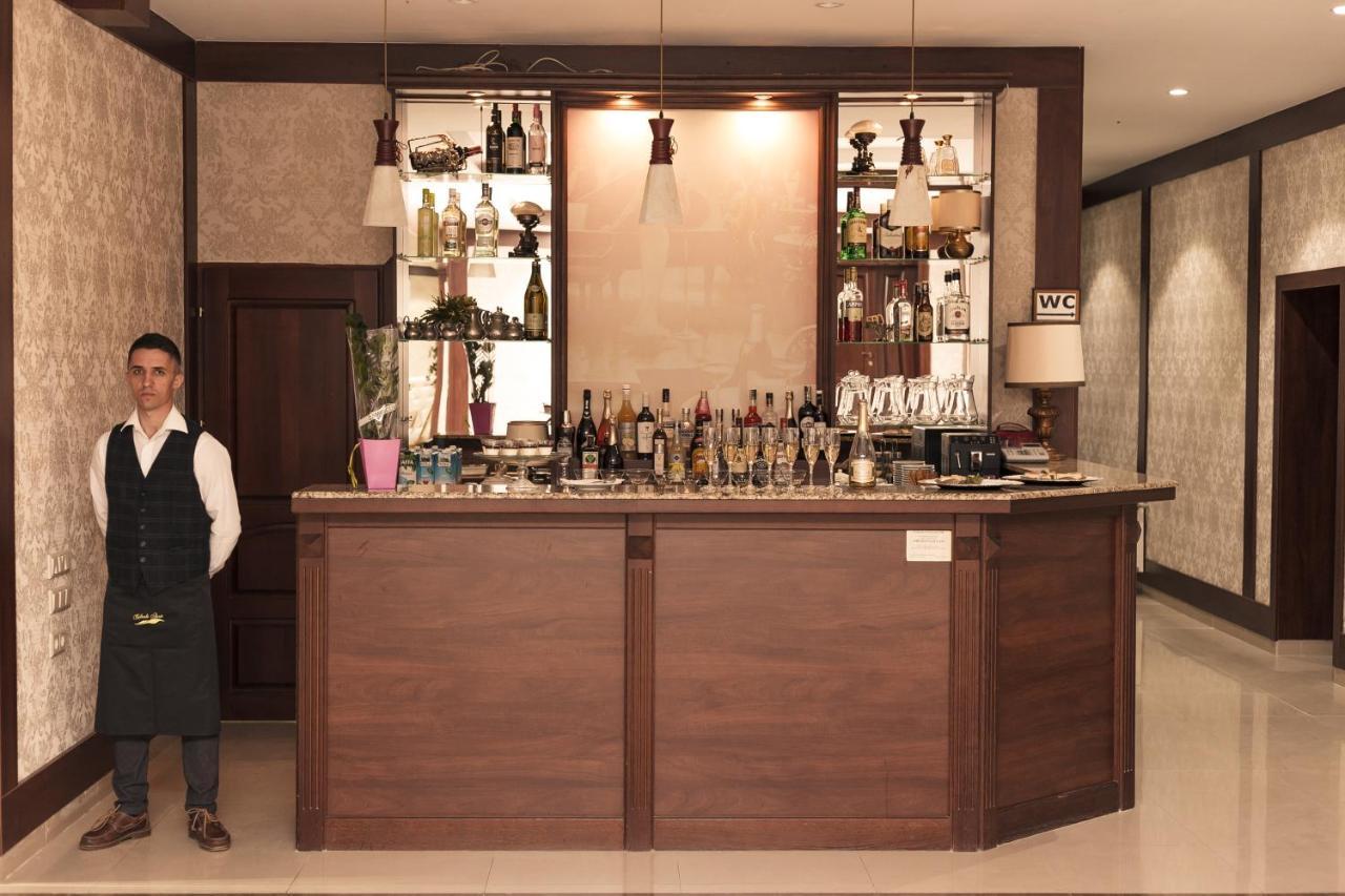 Colinele Aurii Cimislia Hotel Ngoại thất bức ảnh