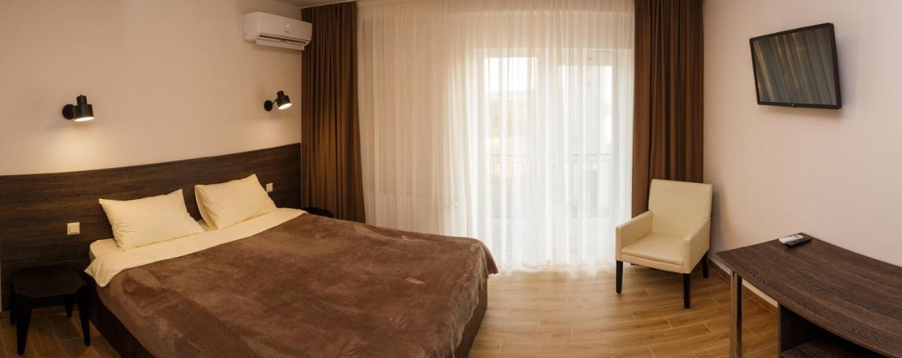 Colinele Aurii Cimislia Hotel Ngoại thất bức ảnh