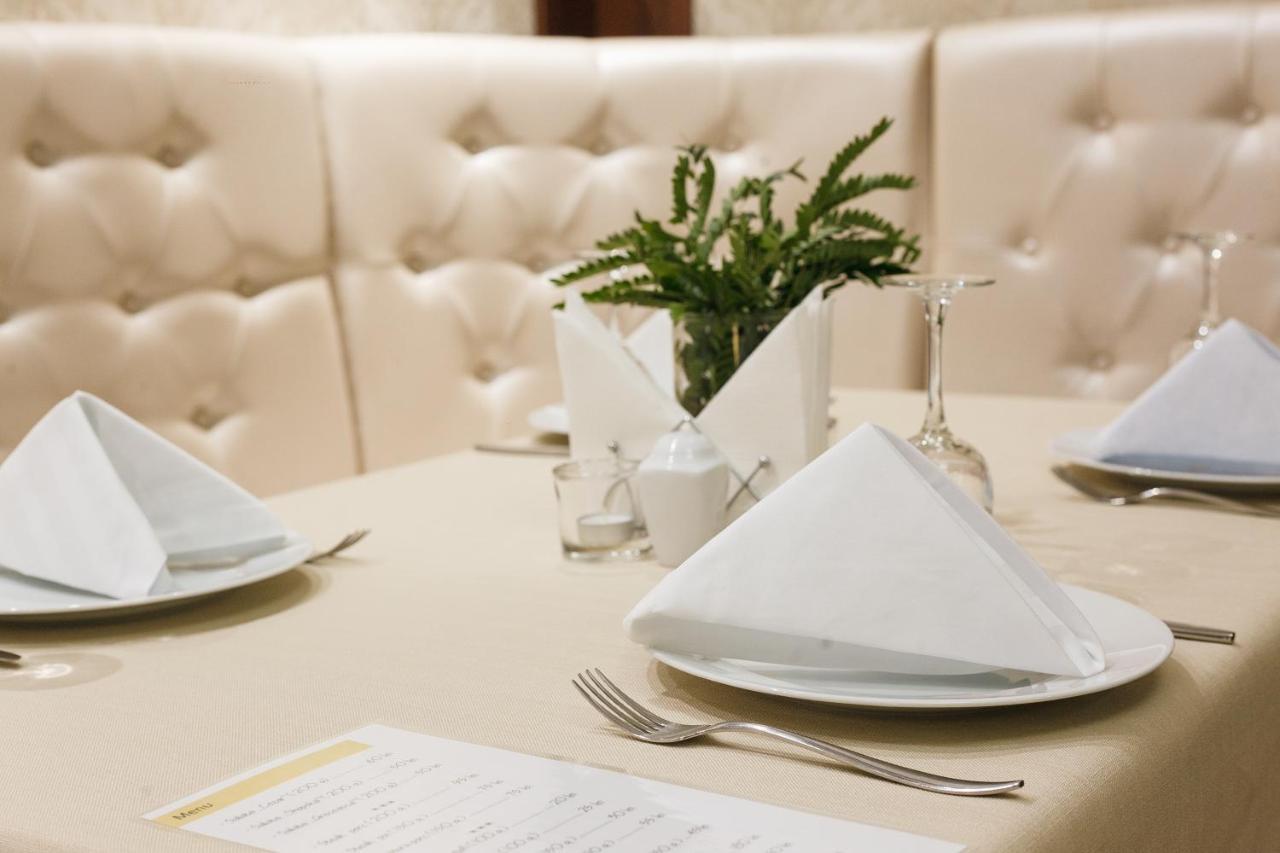 Colinele Aurii Cimislia Hotel Ngoại thất bức ảnh