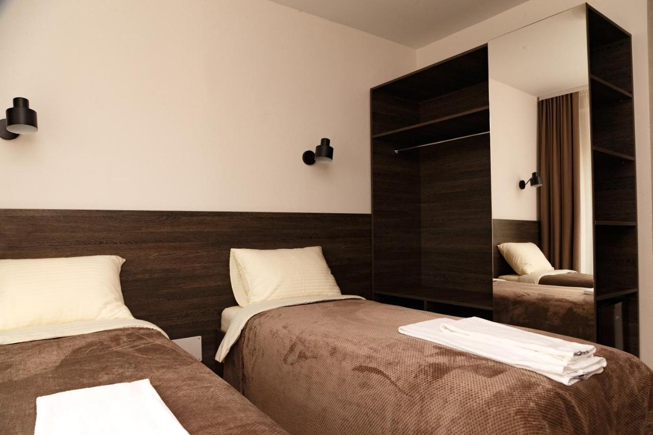 Colinele Aurii Cimislia Hotel Ngoại thất bức ảnh
