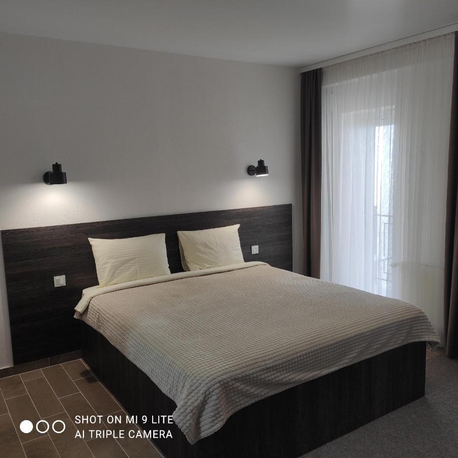 Colinele Aurii Cimislia Hotel Ngoại thất bức ảnh