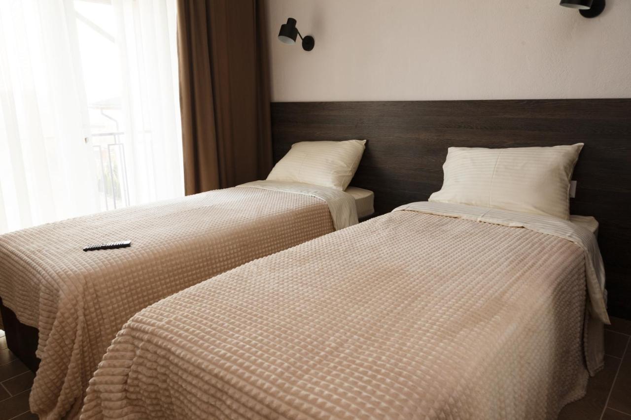 Colinele Aurii Cimislia Hotel Ngoại thất bức ảnh